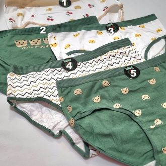 شورت نخی عروسکی کد 1126 شورت نخی طرحدار عروسکی جنس نخی و لطیفی دارد و دارای طرح مختلف است . این شورت خیلی خوش شستشو است و ضد حساسیت است که مناسب استفاده روزانه است .