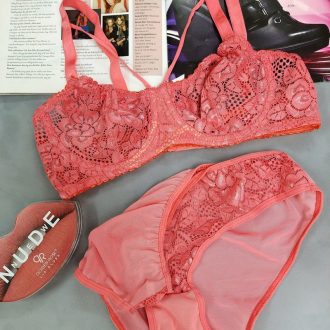 ست لباس زیر گیپور هارنس دار مدل فلور (گلبهی)